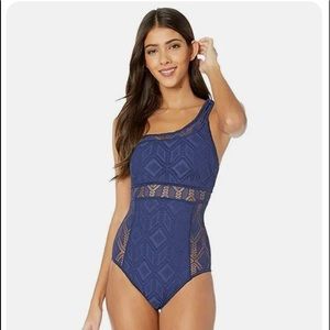 BECCA Color Play Adeline Asymmetrical Crochet One Piece, Women's Size M Navy NEW